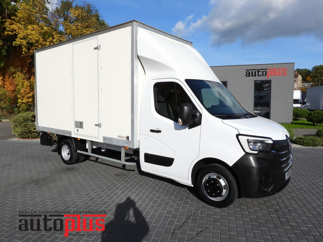 RENAULT MASTER BOX LIFT 8 PALLETS CRUISE CONTROL LED LIGHTS TWIN WHEELS AIR CONDITIONING  145HP - Furgone frigo: foto 1 RENAULT MASTER BOX LIFT 8 PALLETS CRUISE CONTROL LED LIGHTS TWIN WHEELS AIR CONDITIONING  145HP - Furgone frigo: foto 1