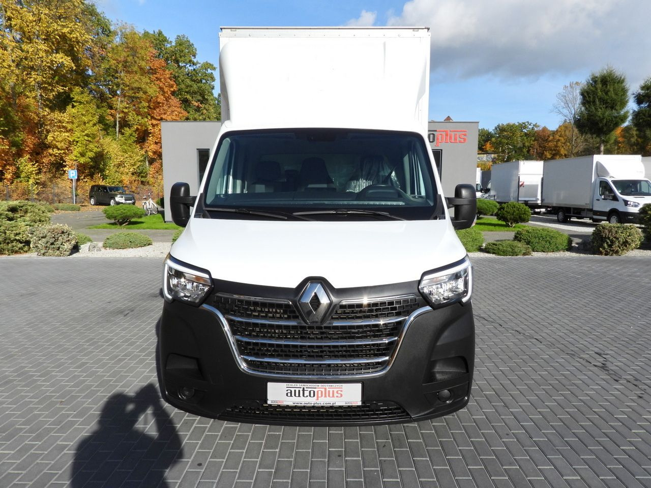RENAULT MASTER BOX LIFT 8 PALLETS CRUISE CONTROL LED LIGHTS TWIN WHEELS AIR CONDITIONING  145HP - Furgone frigo: foto 5 RENAULT MASTER BOX LIFT 8 PALLETS CRUISE CONTROL LED LIGHTS TWIN WHEELS AIR CONDITIONING  145HP - Furgone frigo: foto 5