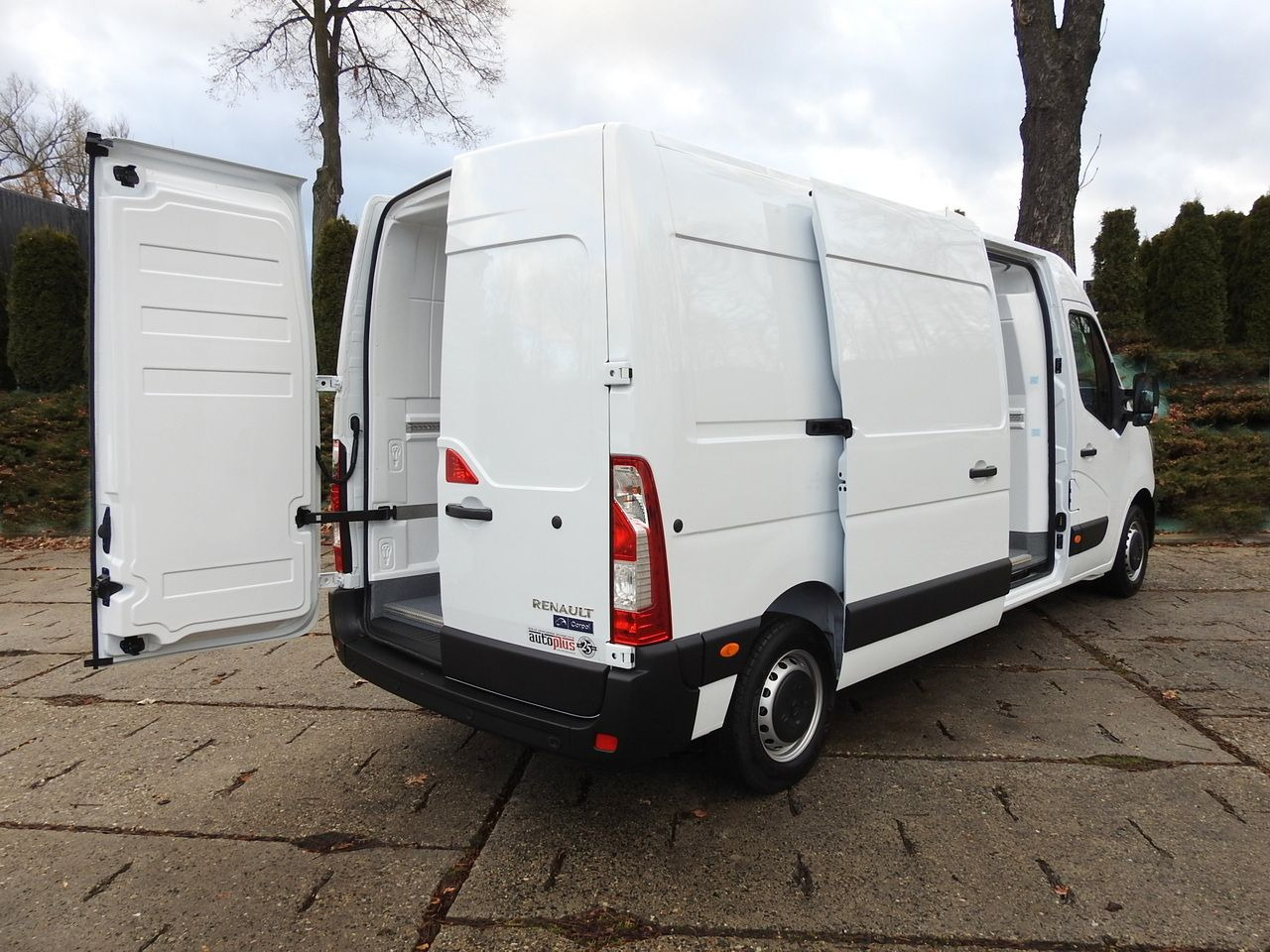RENAULT MASTER NEW REFRIGERATOR VAN -10*C AIR CONDITIONING MANUFACTURERS 135HP - Furgone frigo: foto 3 RENAULT MASTER NEW REFRIGERATOR VAN -10*C AIR CONDITIONING MANUFACTURERS 135HP - Furgone frigo: foto 3