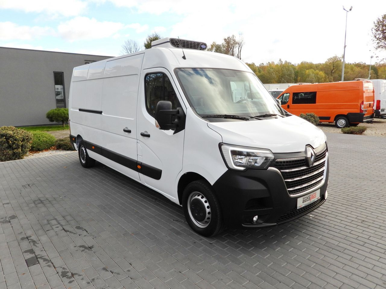 RENAULT MASTER REFRIGERATOR VAN 0*C CRUISE CONTROL LED LIGHTS AIR CONDITIONING 135HP - Furgone frigo: foto 4 RENAULT MASTER REFRIGERATOR VAN 0*C CRUISE CONTROL LED LIGHTS AIR CONDITIONING 135HP - Furgone frigo: foto 4