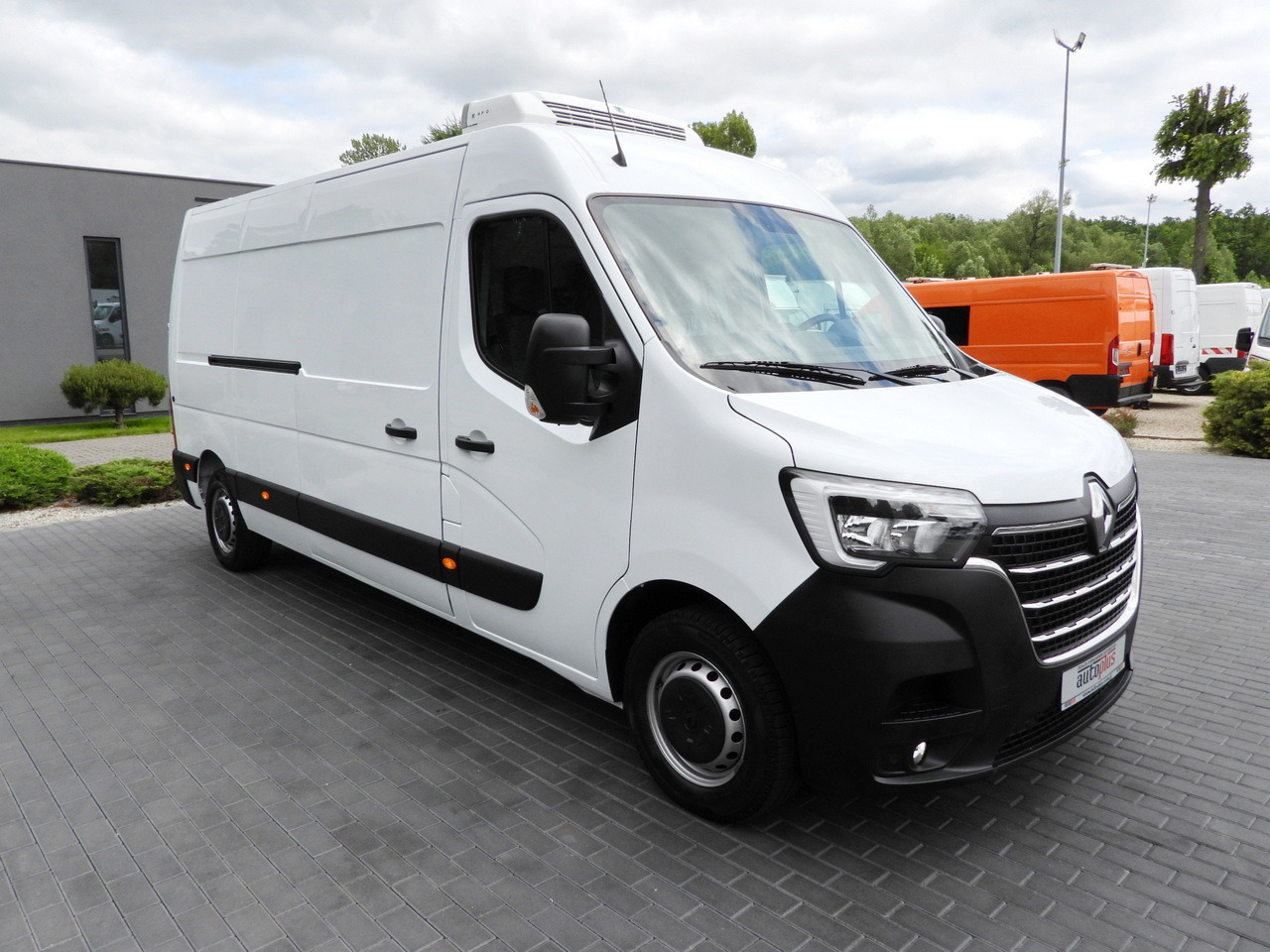 RENAULT MASTER REFRIGERATOR VAN -5*C CRUISE CONTROL NAVIGATION LED LIGHTS AIR CONDITIONING 135HP - Furgone frigo: foto 4 RENAULT MASTER REFRIGERATOR VAN -5*C CRUISE CONTROL NAVIGATION LED LIGHTS AIR CONDITIONING 135HP - Furgone frigo: foto 4