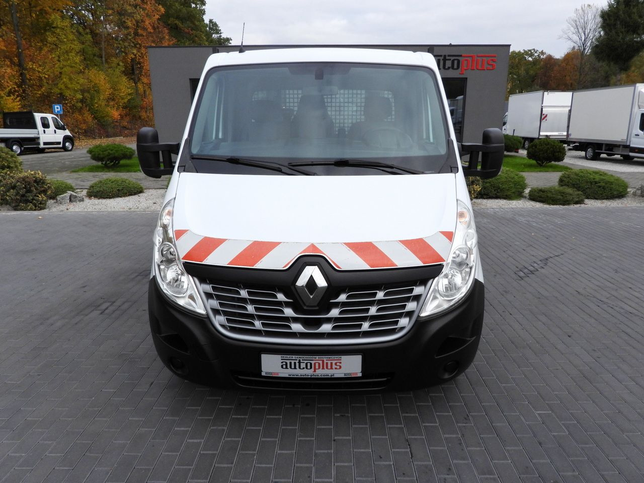 RENAULT MASTER STAKE BODY CRUISE CONTROL NAVIGATION TWIN WHEELS AIR CONDITIONING 130HP - Furgone con cassone fisso: foto 5 RENAULT MASTER STAKE BODY CRUISE CONTROL NAVIGATION TWIN WHEELS AIR CONDITIONING 130HP - Furgone con cassone fisso: foto 5