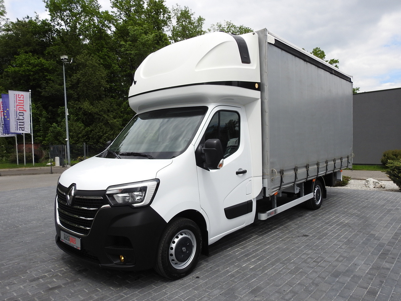 Furgone centinato RENAULT MASTER TARPAULIN 10 PALLETS WEBASTO CRUISE CONTROL AIR CONDITIONING LED LIGHTS 165HP: foto 6 Furgone centinato RENAULT MASTER TARPAULIN 10 PALLETS WEBASTO CRUISE CONTROL AIR CONDITIONING LED LIGHTS 165HP: foto 6