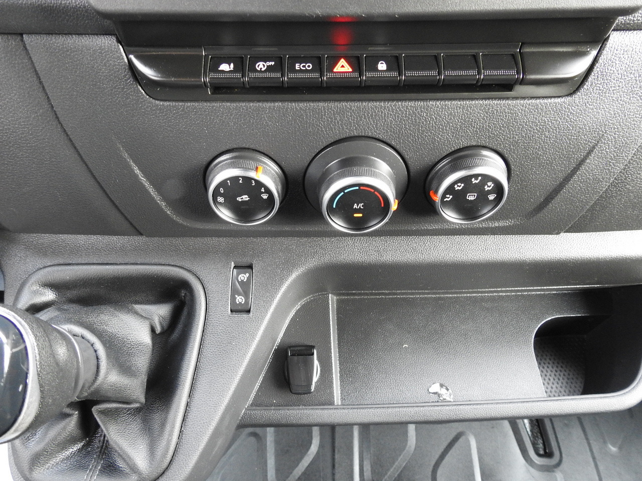 Furgone centinato RENAULT MASTER TARPAULIN 10 PALLETS WEBASTO CRUISE CONTROL AIR CONDITIONING LED LIGHTS PNEUMATICS  165HP: foto 36 Furgone centinato RENAULT MASTER TARPAULIN 10 PALLETS WEBASTO CRUISE CONTROL AIR CONDITIONING LED LIGHTS PNEUMATICS  165HP: foto 36