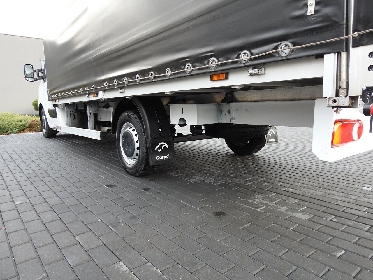 Furgone centinato RENAULT MASTER TARPAULIN 10 PALLETS WEBASTO CRUISE CONTROL AIR CONDITIONING LED LIGHTS PNEUMATICS  165HP: foto 16 Furgone centinato RENAULT MASTER TARPAULIN 10 PALLETS WEBASTO CRUISE CONTROL AIR CONDITIONING LED LIGHTS PNEUMATICS  165HP: foto 16