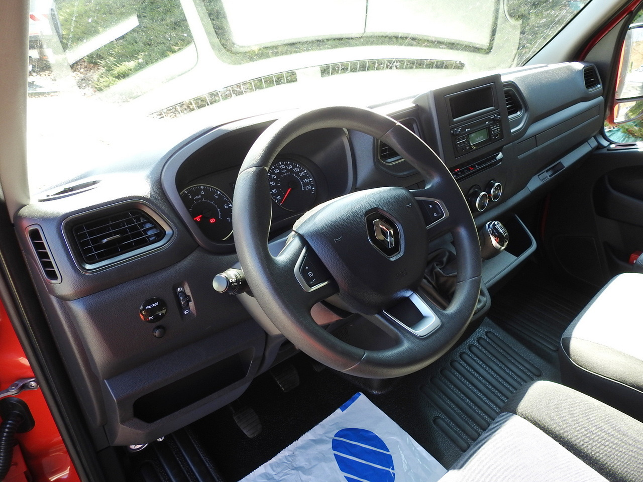 RENAULT MASTER TARPAULIN 10 PALLETS WEBASTO CRUISE CONTROL AIR CONDITIONING LED LIGHTS PNEUMATICS  165HP - Furgone centinato: foto 2 RENAULT MASTER TARPAULIN 10 PALLETS WEBASTO CRUISE CONTROL AIR CONDITIONING LED LIGHTS PNEUMATICS  165HP - Furgone centinato: foto 2