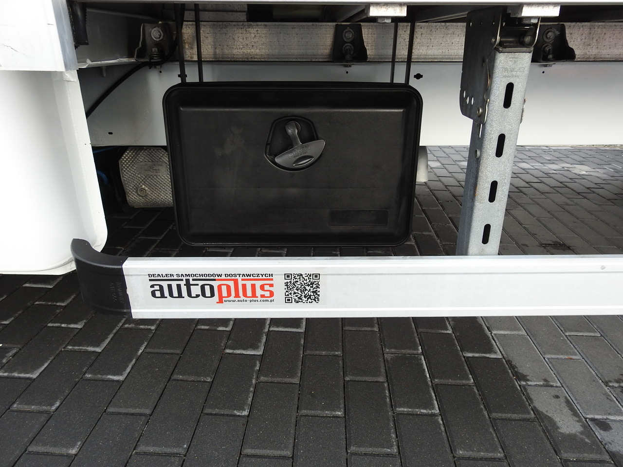 Furgone centinato RENAULT MASTER TARPAULIN 10 PALLETS WEBASTO CRUISE CONTROL AIR CONDITIONING LED LIGHTS PNEUMATICS  165HP: foto 24 Furgone centinato RENAULT MASTER TARPAULIN 10 PALLETS WEBASTO CRUISE CONTROL AIR CONDITIONING LED LIGHTS PNEUMATICS  165HP: foto 24