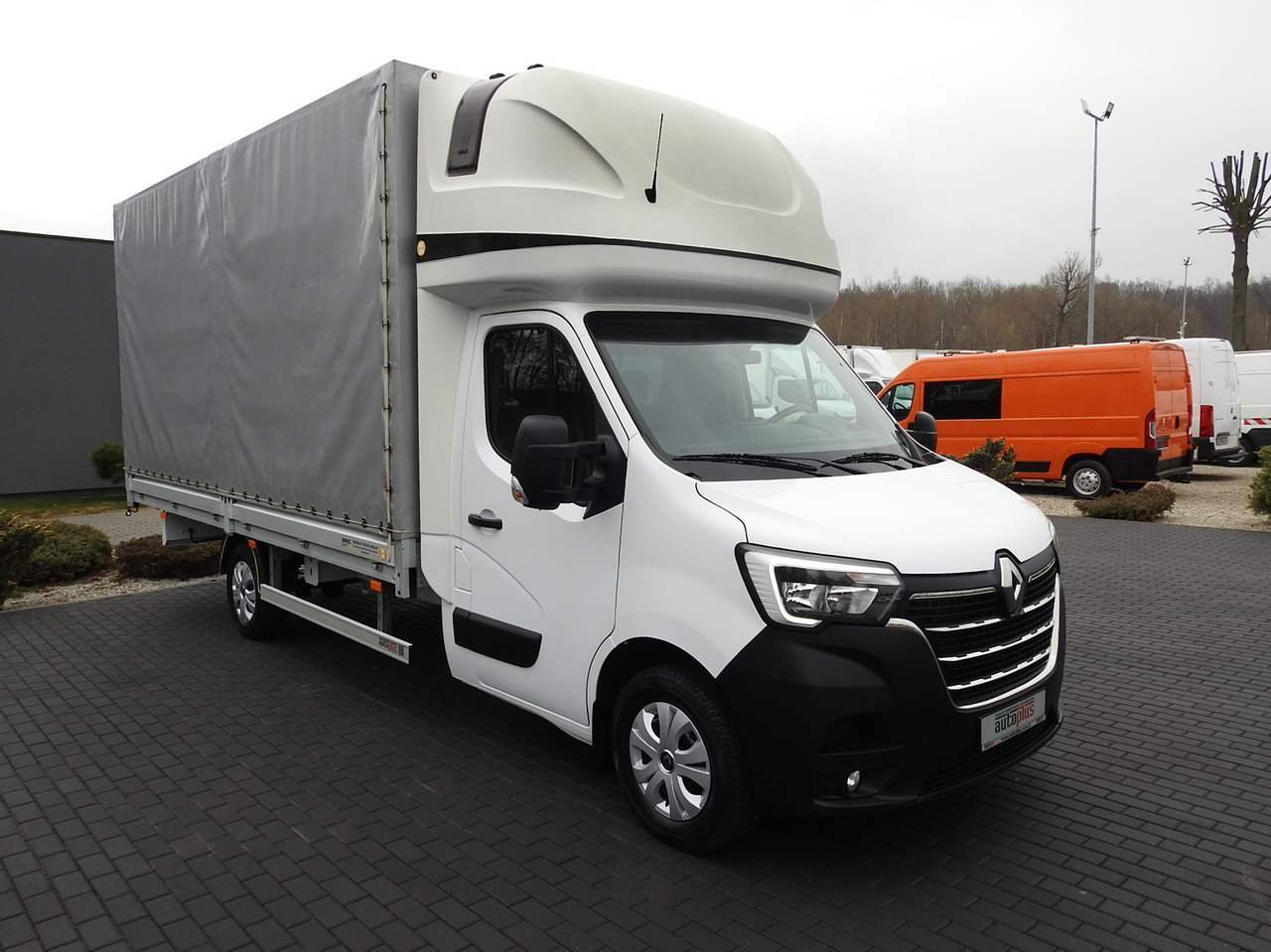 RENAULT MASTER TARPAULIN 10 PALLETS WEBASTO CRUISE CONTROL LED LIGHTS PNEUMATICS AIR CONDITIONING 165HP - Furgone centinato: foto 4 RENAULT MASTER TARPAULIN 10 PALLETS WEBASTO CRUISE CONTROL LED LIGHTS PNEUMATICS AIR CONDITIONING 165HP - Furgone centinato: foto 4