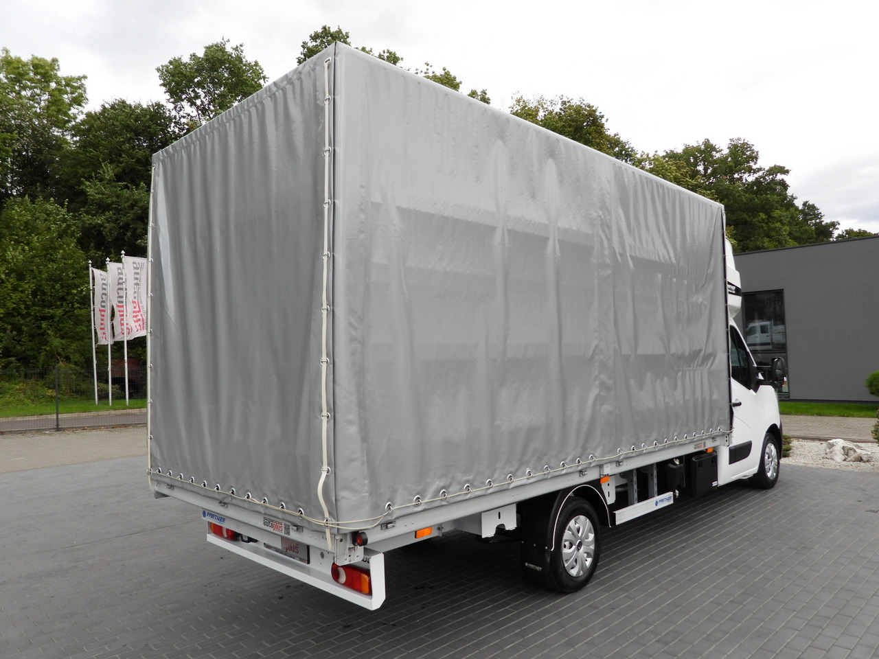 RENAULT MASTER TARPAULIN 10 PALLETS WEBASTO CRUISE CONTROL LED LIGHTS PNEUMATICS AIR CONDITIONING 165HP - Furgone centinato: foto 3 RENAULT MASTER TARPAULIN 10 PALLETS WEBASTO CRUISE CONTROL LED LIGHTS PNEUMATICS AIR CONDITIONING 165HP - Furgone centinato: foto 3