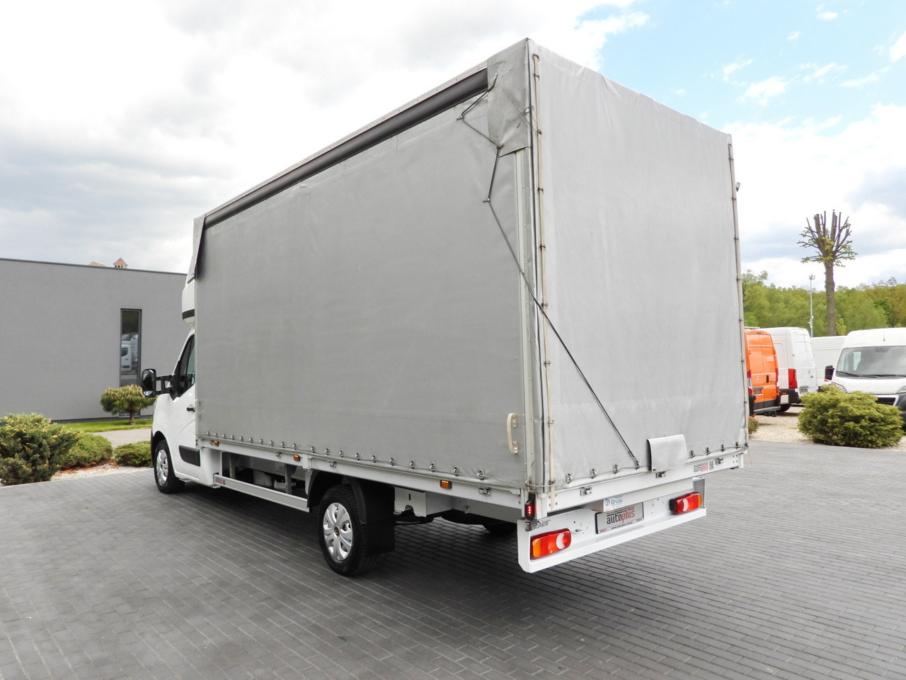 Furgone centinato RENAULT MASTER TARPAULIN 10 PALLETS WEBASTO CRUISE CONTROL LED LIGHTS PNEUMATICS AIR CONDITIONING 165HP: foto 9 Furgone centinato RENAULT MASTER TARPAULIN 10 PALLETS WEBASTO CRUISE CONTROL LED LIGHTS PNEUMATICS AIR CONDITIONING 165HP: foto 9