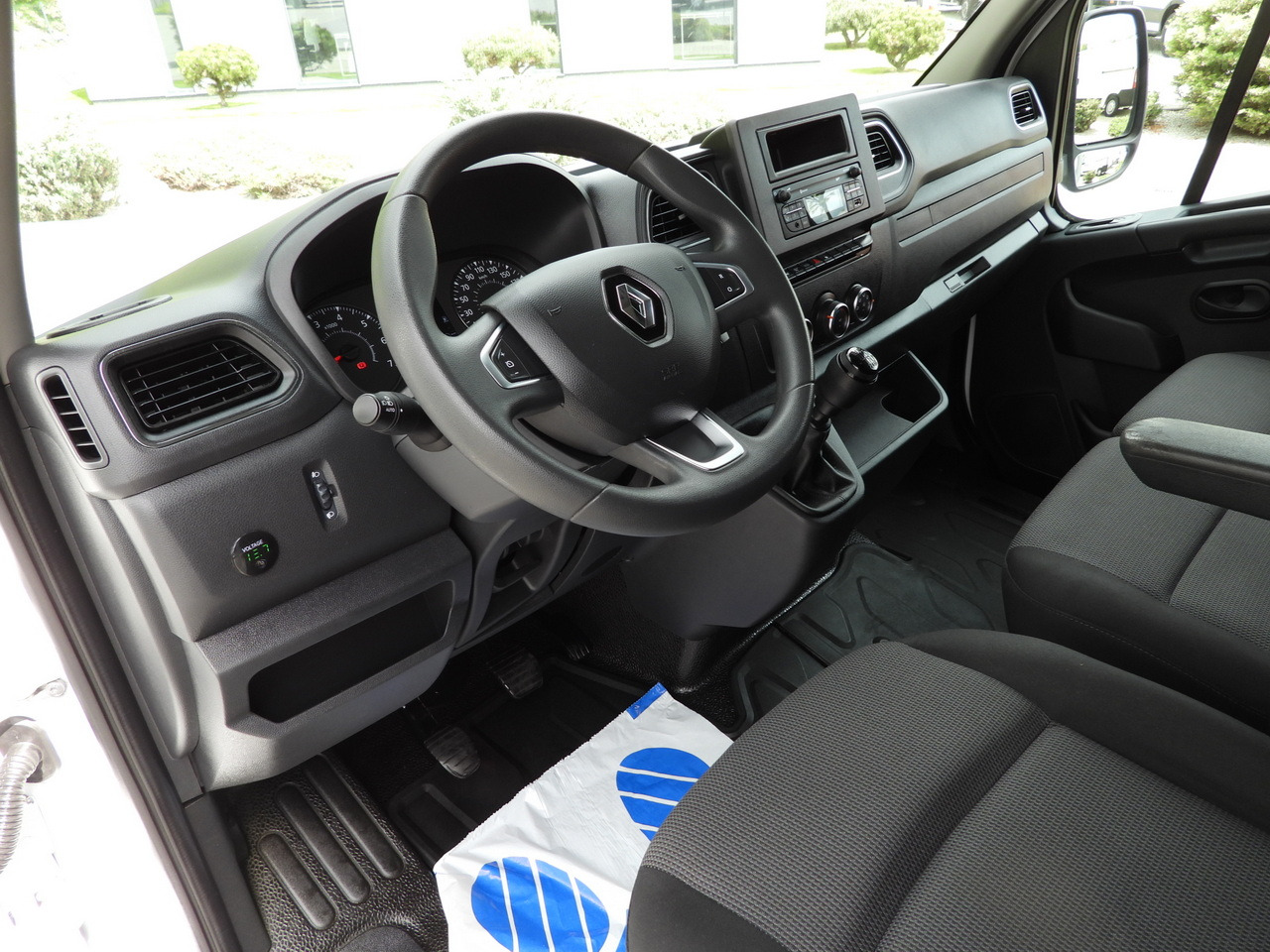 RENAULT MASTER TARPAULIN 10 PALLETS WEBASTO CRUISE CONTROL LED LIGHTS PNEUMATICS AIR CONDITIONING 165HP - Furgone centinato: foto 2 RENAULT MASTER TARPAULIN 10 PALLETS WEBASTO CRUISE CONTROL LED LIGHTS PNEUMATICS AIR CONDITIONING 165HP - Furgone centinato: foto 2