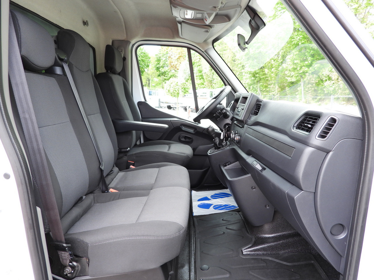 Furgone centinato RENAULT MASTER TARPAULIN 10 PALLETS WEBASTO CRUISE CONTROL LED LIGHTS PNEUMATICS AIR CONDITIONING 165HP: foto 42 Furgone centinato RENAULT MASTER TARPAULIN 10 PALLETS WEBASTO CRUISE CONTROL LED LIGHTS PNEUMATICS AIR CONDITIONING 165HP: foto 42