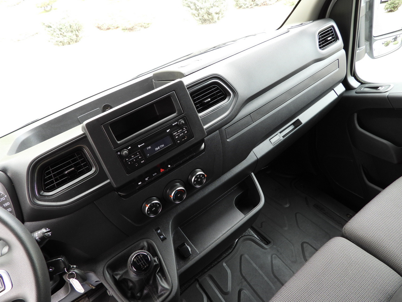 Furgone centinato RENAULT MASTER TARPAULIN 10 PALLETS WEBASTO CRUISE CONTROL LED LIGHTS PNEUMATICS AIR CONDITIONING 165HP: foto 34 Furgone centinato RENAULT MASTER TARPAULIN 10 PALLETS WEBASTO CRUISE CONTROL LED LIGHTS PNEUMATICS AIR CONDITIONING 165HP: foto 34