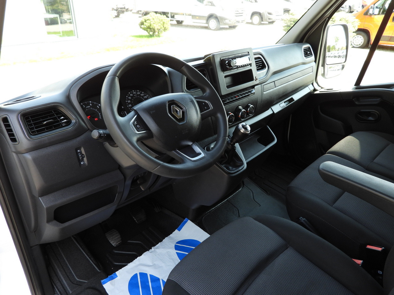 RENAULT MASTER TARPAULIN 10 PALLETS WEBASTO CRUISE CONTROL LED LIGHTS PNEUMATICS AIR CONDITIONING 165HP - Furgone centinato: foto 2 RENAULT MASTER TARPAULIN 10 PALLETS WEBASTO CRUISE CONTROL LED LIGHTS PNEUMATICS AIR CONDITIONING 165HP - Furgone centinato: foto 2