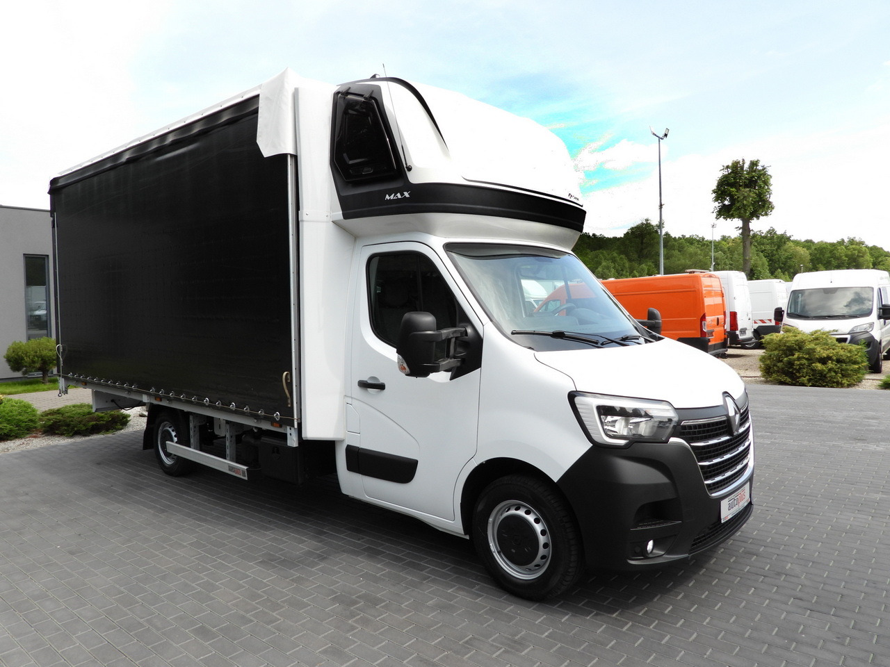 RENAULT MASTER TARPAULIN 12 PALLETS WEBASTO CRUISE CONTROL LED LIGHTS PNEUMATICS AIR CONDITIONING 165HP - Furgone centinato: foto 4 RENAULT MASTER TARPAULIN 12 PALLETS WEBASTO CRUISE CONTROL LED LIGHTS PNEUMATICS AIR CONDITIONING 165HP - Furgone centinato: foto 4