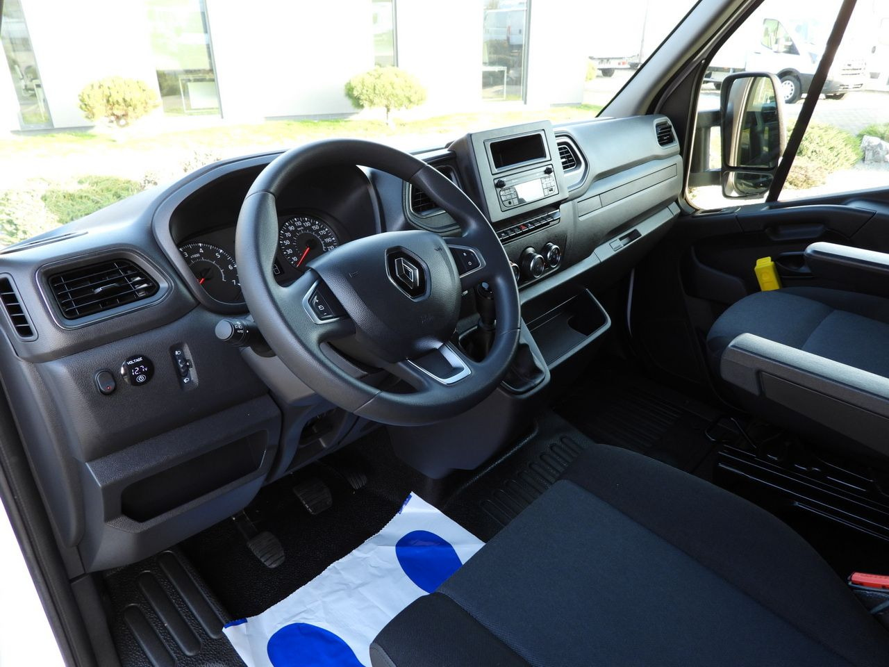 RENAULT MASTER TARPAULIN 8 PALLETS WEBASTO CRUISE CONTROL LED LIGHTS PNEUMATICS AIR CONDITIONING 165HP - Furgone centinato: foto 2 RENAULT MASTER TARPAULIN 8 PALLETS WEBASTO CRUISE CONTROL LED LIGHTS PNEUMATICS AIR CONDITIONING 165HP - Furgone centinato: foto 2