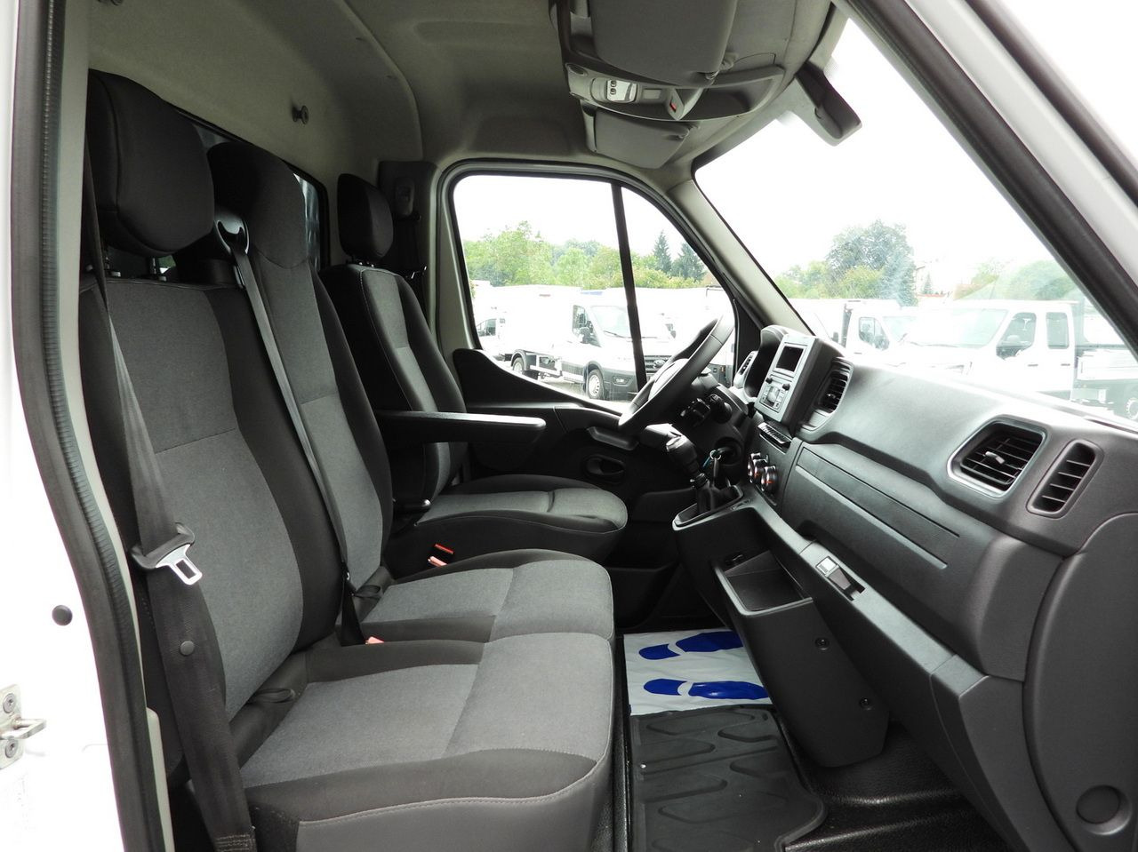 Furgone centinato RENAULT MASTER TARPAULIN LIFT 9 PALLETS WEBASTO CRUISE CONTROL LED LIGHTS PNEUMATICS AIR CONDITIONING  165HP: foto 42