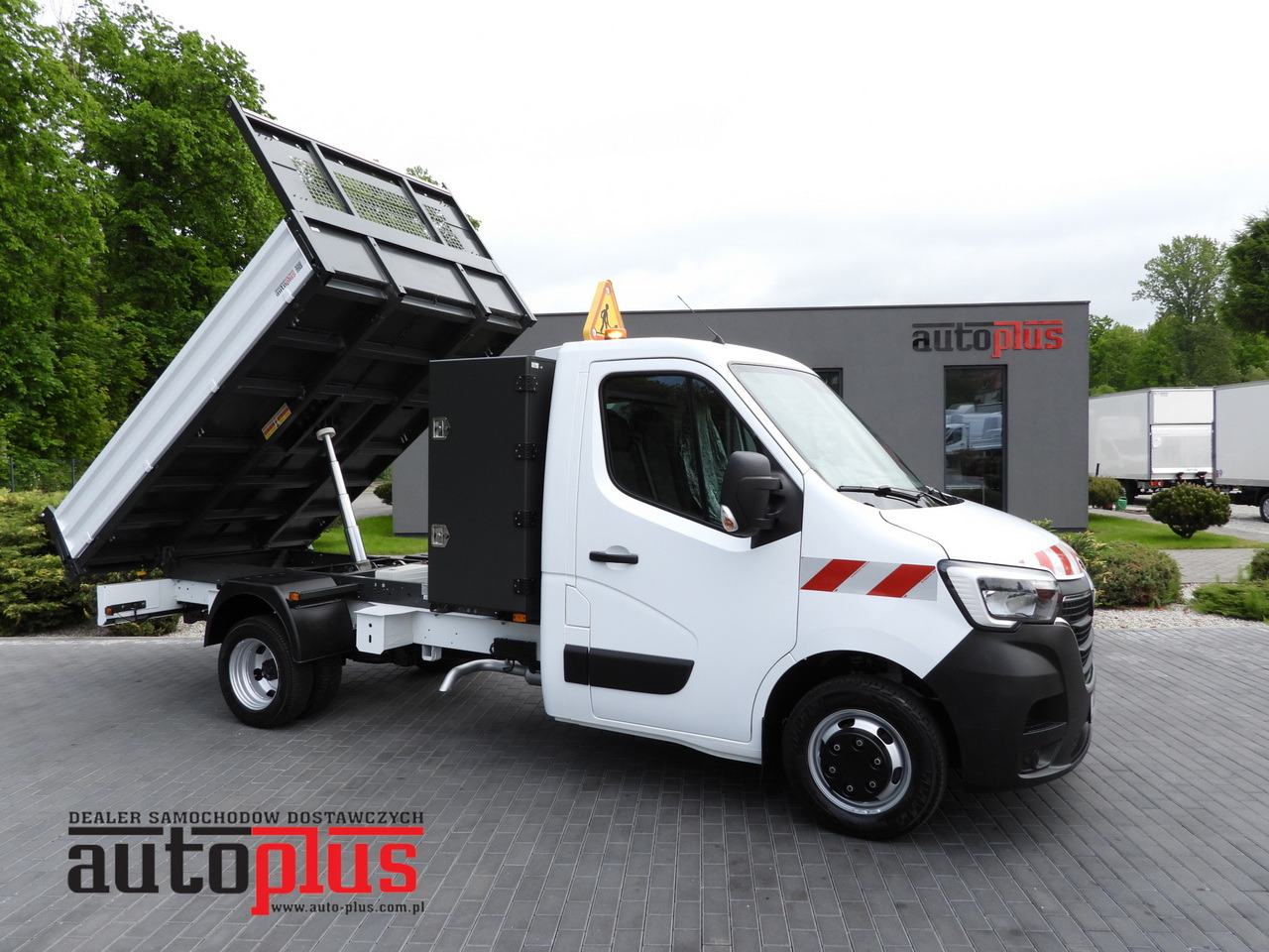 RENAULT MASTER TIPPER CRUISE CONTROL LED LIGHTS TWIN WHEELS AIR CONDITIONING  130HP - Furgone ribaltabile: foto 1 RENAULT MASTER TIPPER CRUISE CONTROL LED LIGHTS TWIN WHEELS AIR CONDITIONING  130HP - Furgone ribaltabile: foto 1