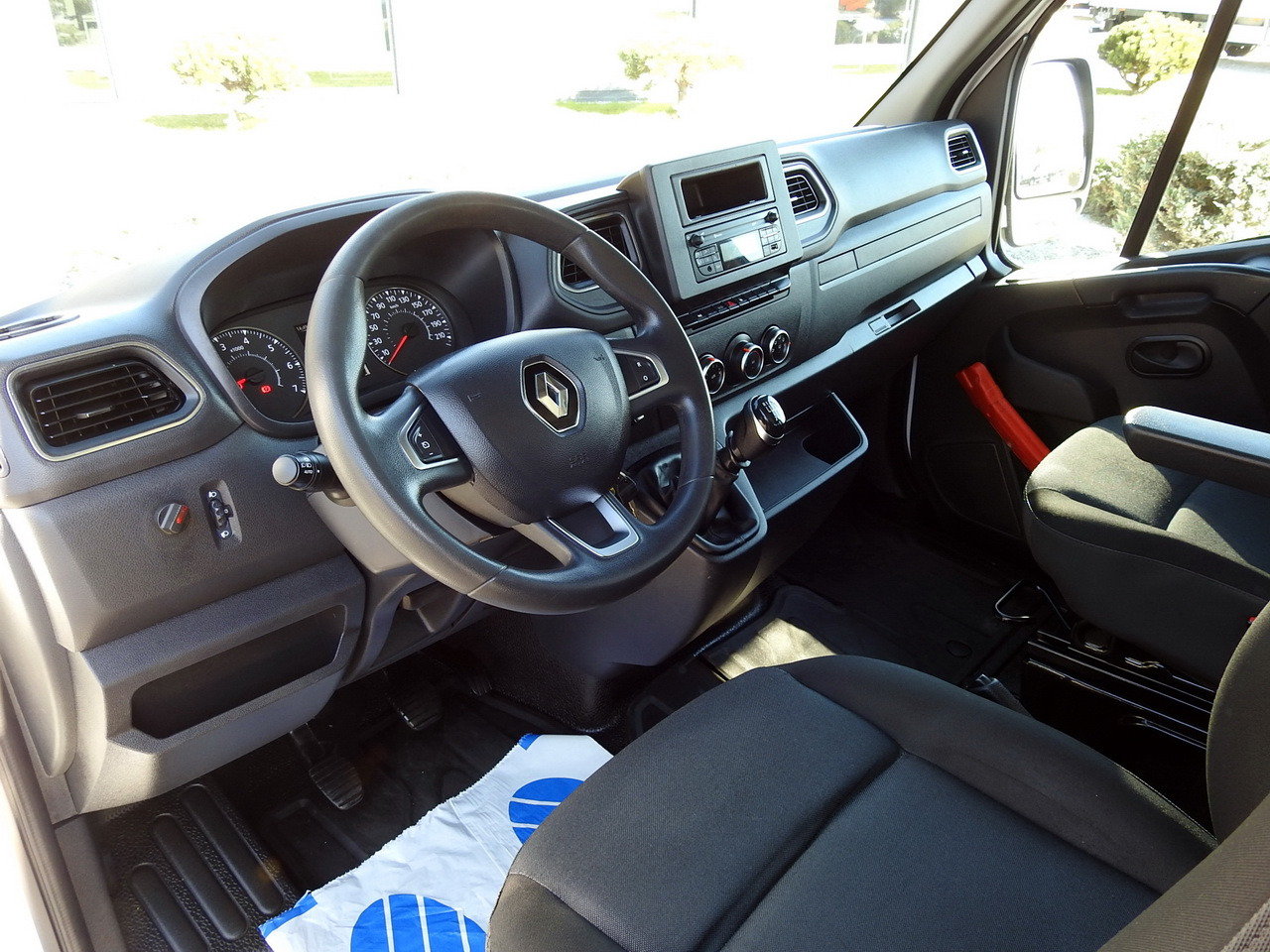 RENAULT MASTER TIPPER DOUBLE CABIN DOKA 6 SEATS CRUISE CONTROL AIR CONDITIONING LED LIGHTS TWIN WHEELS 130HP - Furgone ribaltabile: foto 2 RENAULT MASTER TIPPER DOUBLE CABIN DOKA 6 SEATS CRUISE CONTROL AIR CONDITIONING LED LIGHTS TWIN WHEELS 130HP - Furgone ribaltabile: foto 2