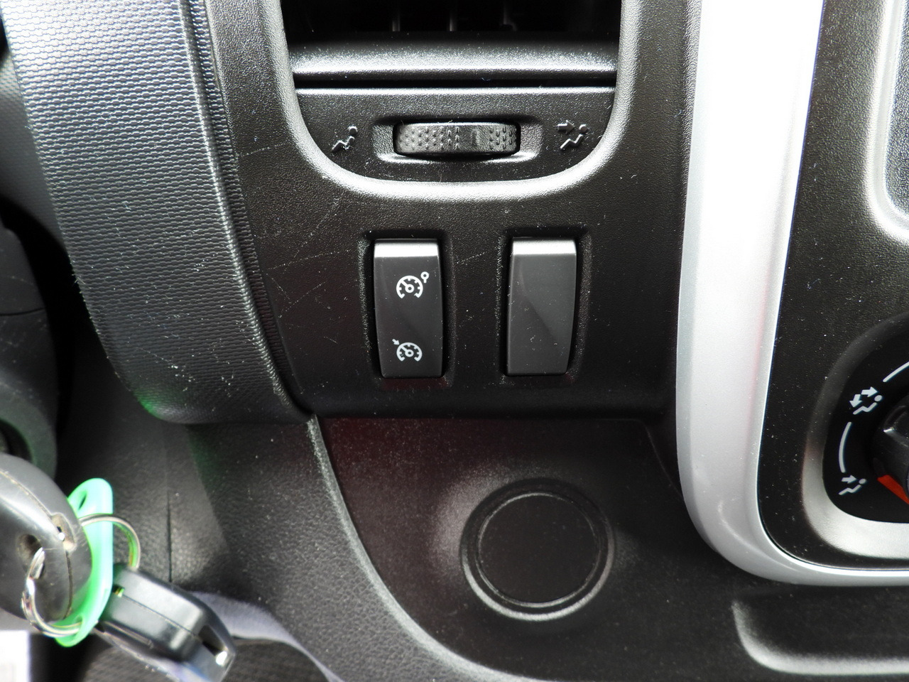 Furgone frigo RENAULT TRAFIC  REFRIGERATOR VAN 0*C CRUISE CONTROL LED LIGHTS AIR CONDITIONING  120HP: foto 36