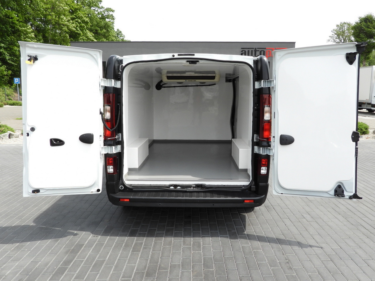 Furgone frigo RENAULT TRAFIC  REFRIGERATOR VAN 0*C CRUISE CONTROL LED LIGHTS AIR CONDITIONING  120HP: foto 12