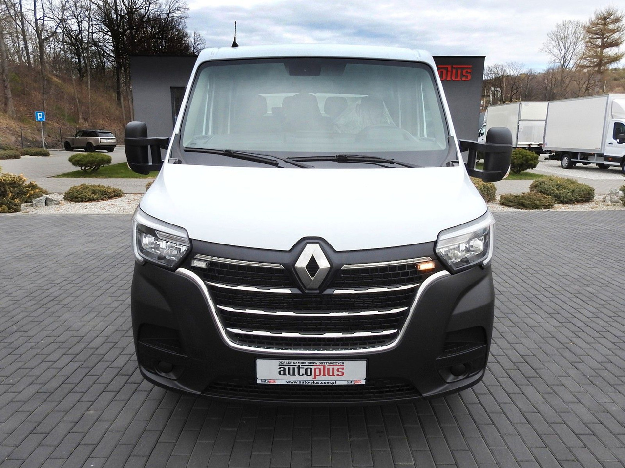 Renault MASTER PRITSCHE DOPPELKABINE DOKA 7 SITZE A/C - Furgone con cassone fisso, Furgone doppia cabina: foto 4 Renault MASTER PRITSCHE DOPPELKABINE DOKA 7 SITZE A/C - Furgone con cassone fisso, Furgone doppia cabina: foto 4