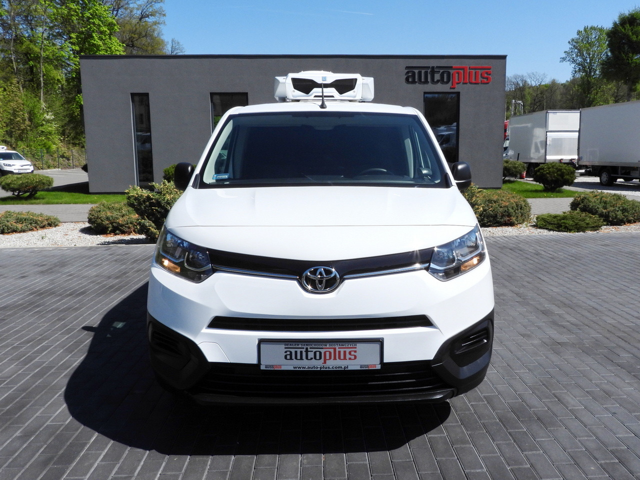 TOYOTA PROACE CITY REFRIGERATOR VAN -15*C POWER SUPPLY 230V CRUISE CONTROL AIR CONDITIONING 100HP - Furgone frigo: foto 5 TOYOTA PROACE CITY REFRIGERATOR VAN -15*C POWER SUPPLY 230V CRUISE CONTROL AIR CONDITIONING 100HP - Furgone frigo: foto 5