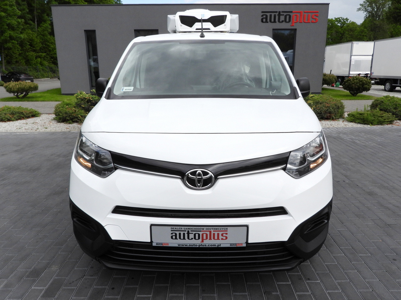 TOYOTA PROACE CITY REFRIGERATOR VAN -15*C POWER SUPPLY 230V CRUISE CONTROL AIR CONDITIONING 100HP - Furgone frigo: foto 5 TOYOTA PROACE CITY REFRIGERATOR VAN -15*C POWER SUPPLY 230V CRUISE CONTROL AIR CONDITIONING 100HP - Furgone frigo: foto 5