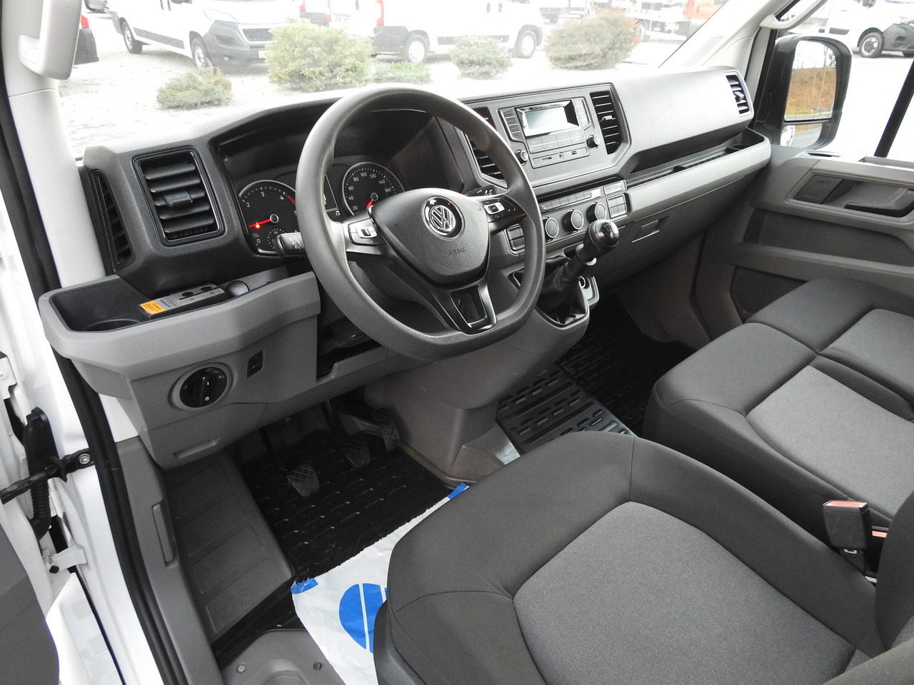 VOLKSWAGEN CRAFTER 4X4 4MOTION BOX DELIVERY VAN 7 SEATS AIR CONDITIONING 140HP - Furgone chiuso: foto 2 VOLKSWAGEN CRAFTER 4X4 4MOTION BOX DELIVERY VAN 7 SEATS AIR CONDITIONING 140HP - Furgone chiuso: foto 2