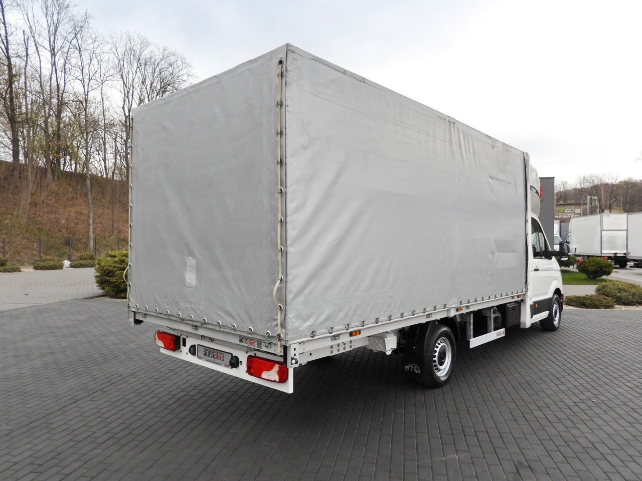 Volkswagen CRAFTER PRITSCHE PLANE 10 PALETTEN WEBASTO - Furgone centinato: foto 3 Volkswagen CRAFTER PRITSCHE PLANE 10 PALETTEN WEBASTO - Furgone centinato: foto 3