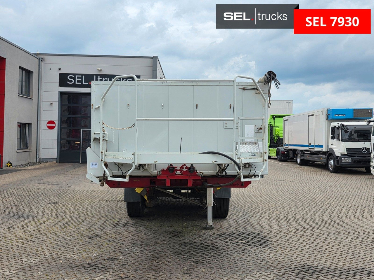 Kempf SK35/3 / 2 Seiten Kipper / Pendelplappe rechts ! - Semirimorchio ribaltabile: foto 3 Kempf SK35/3 / 2 Seiten Kipper / Pendelplappe rechts ! - Semirimorchio ribaltabile: foto 3