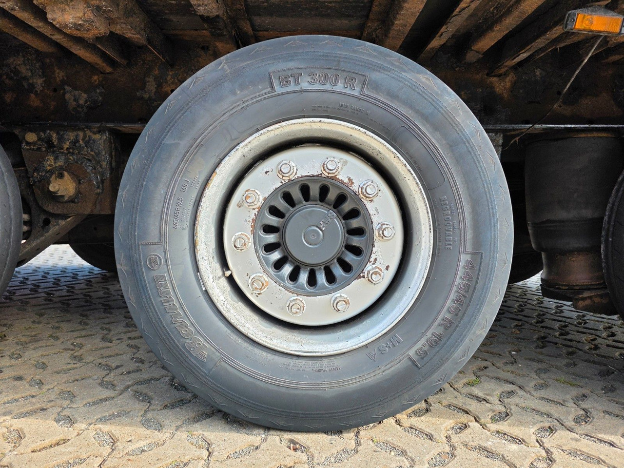 Semirimorchio centinato Kögel SN 24 / Coilmulde / verbreiterbar: foto 41