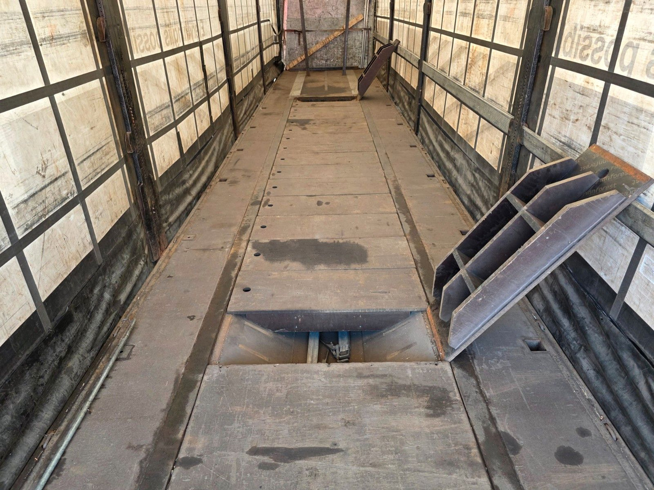 Semirimorchio centinato Kögel SN 24 / Coilmulde / verbreiterbar: foto 18