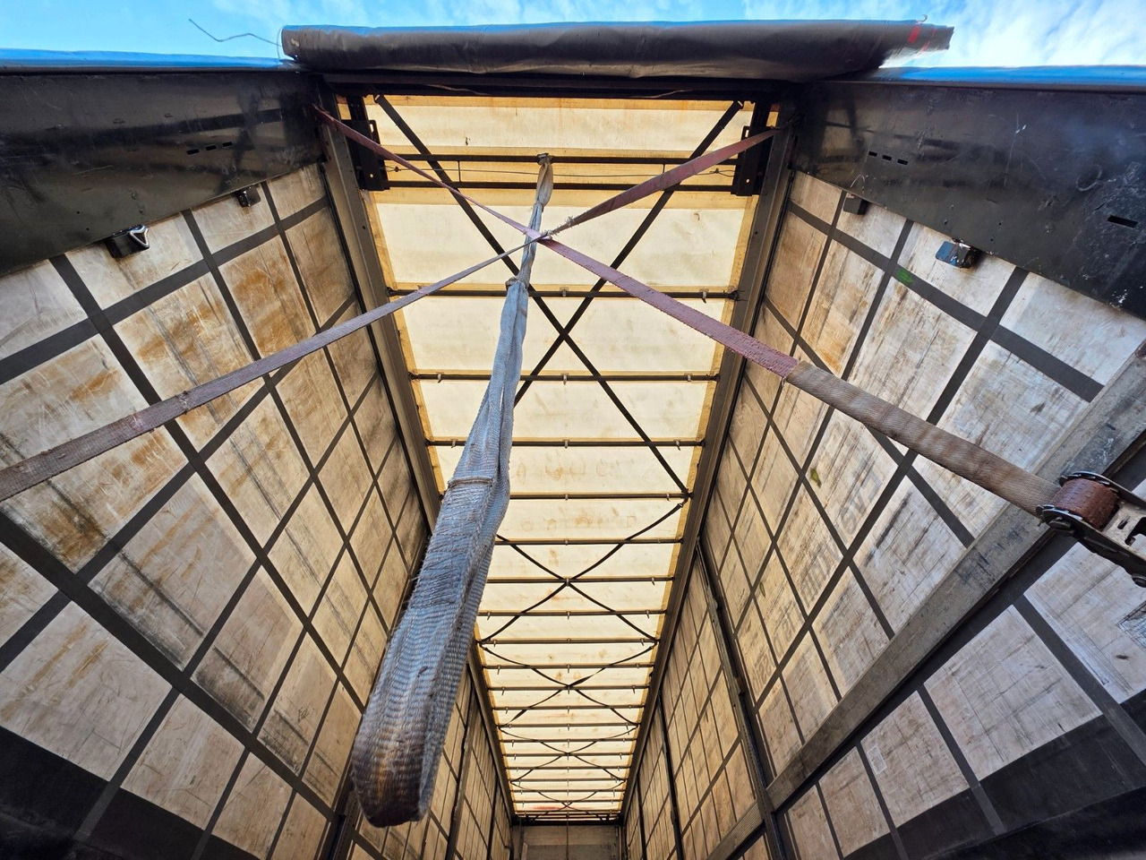 Semirimorchio centinato Kögel SN 24 / Coilmulde / verbreiterbar: foto 11