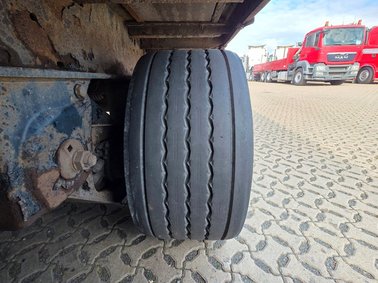 Semirimorchio centinato Kögel SN 24 / Coilmulde / verbreiterbar: foto 33