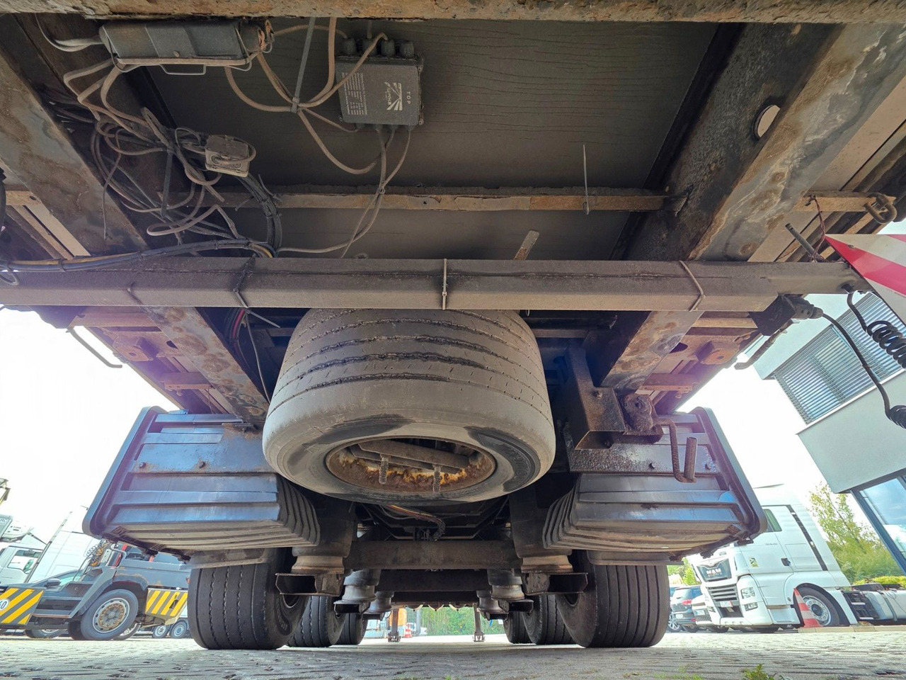 Semirimorchio centinato Kögel SN 24 / Coilmulde / verbreiterbar: foto 28