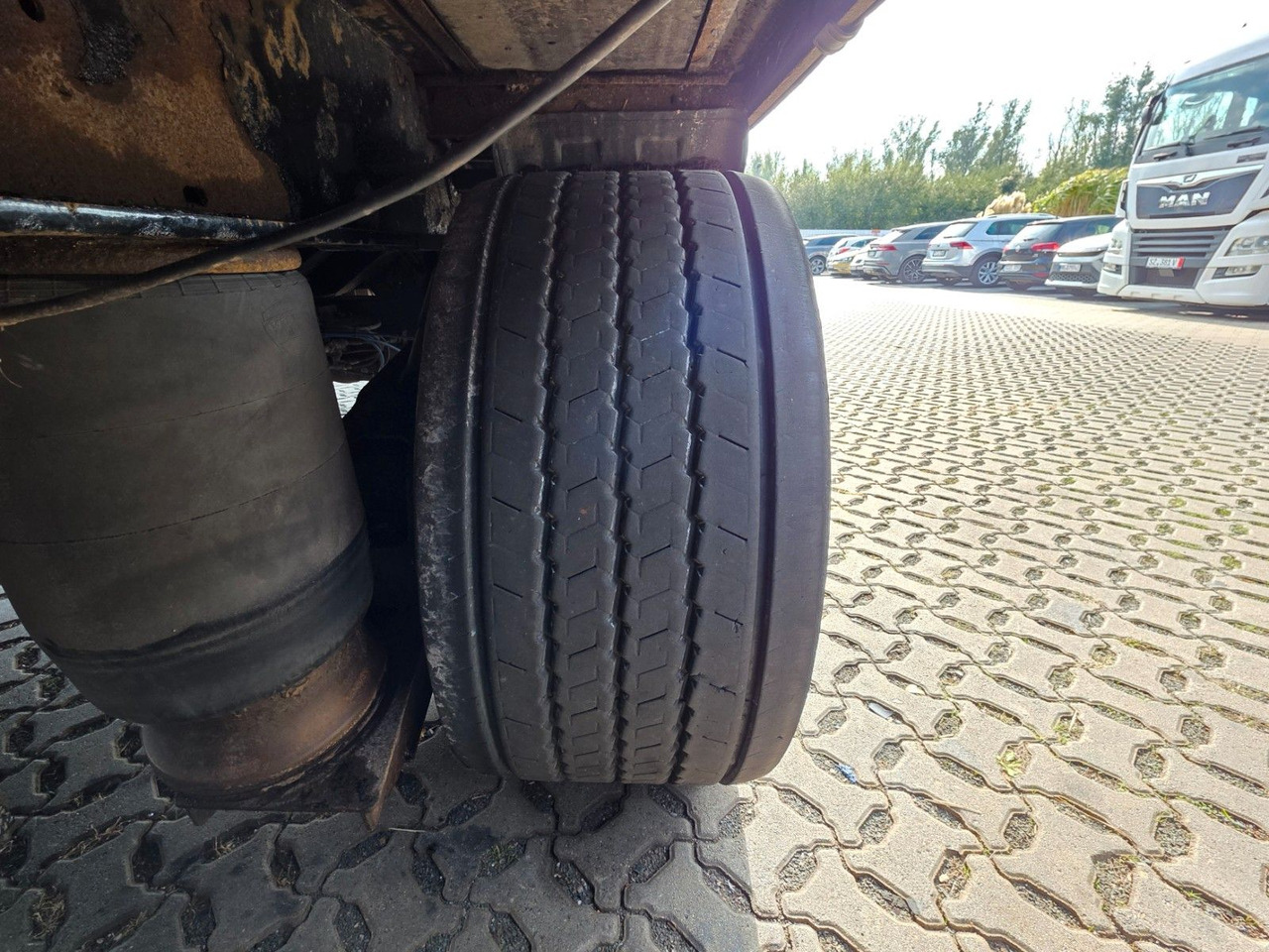 Semirimorchio centinato Kögel SN 24 / Coilmulde / verbreiterbar: foto 38