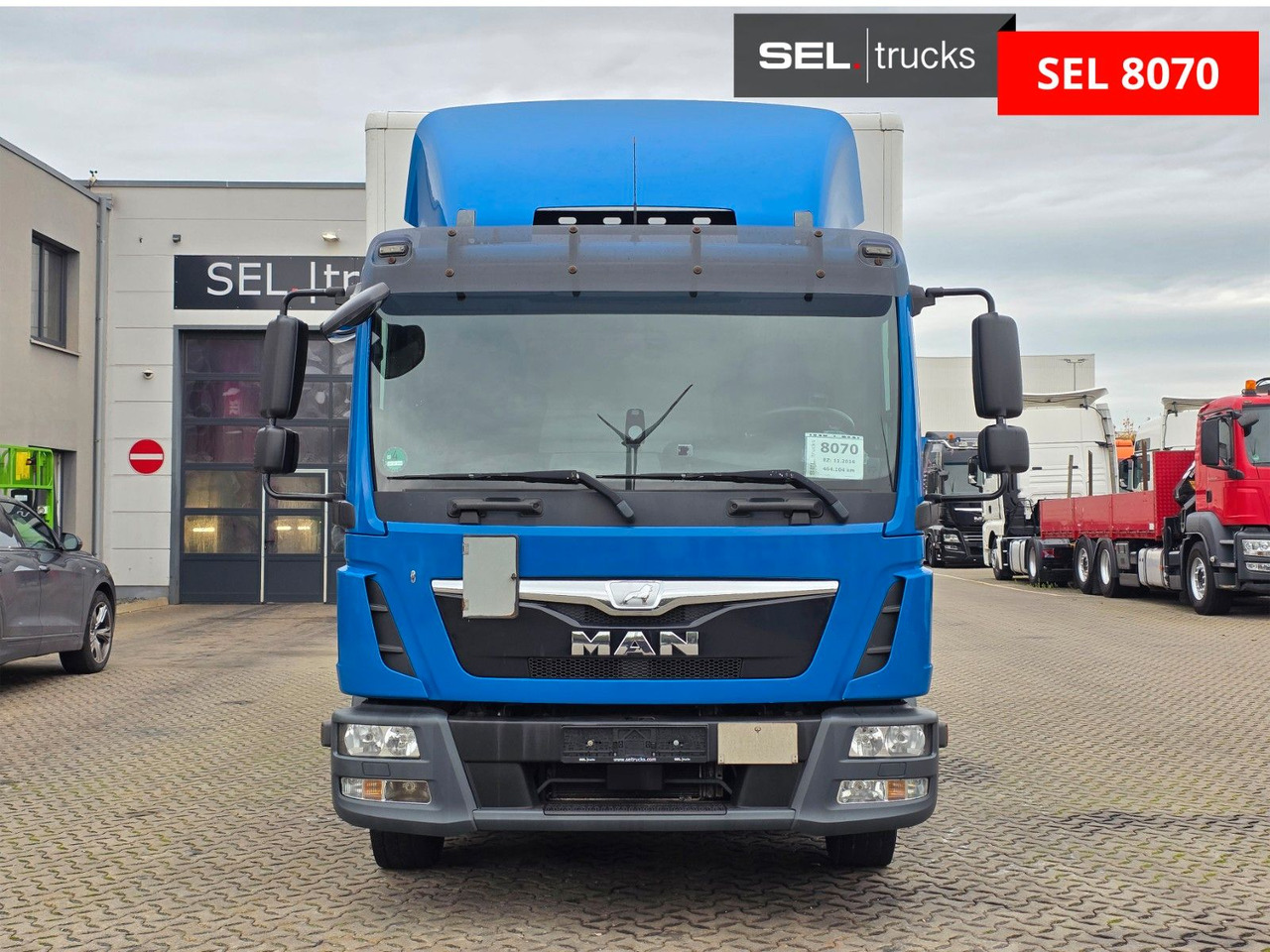 MAN TGL 12.220 4x2 BL / Ladebordwand - Autocarro furgonato: foto 2 MAN TGL 12.220 4x2 BL / Ladebordwand - Autocarro furgonato: foto 2