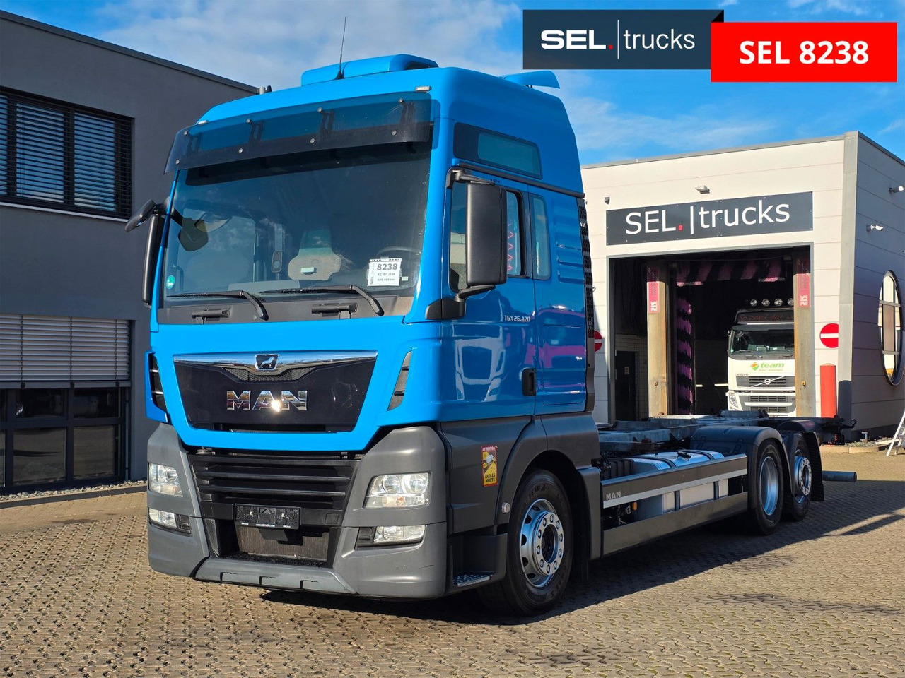 MAN TGX 26.420 6x2-2 LL / Intarder / Standklima - Autocarro portacontainer/ Caisse interchangeable: foto 1 MAN TGX 26.420 6x2-2 LL / Intarder / Standklima - Autocarro portacontainer/ Caisse interchangeable: foto 1