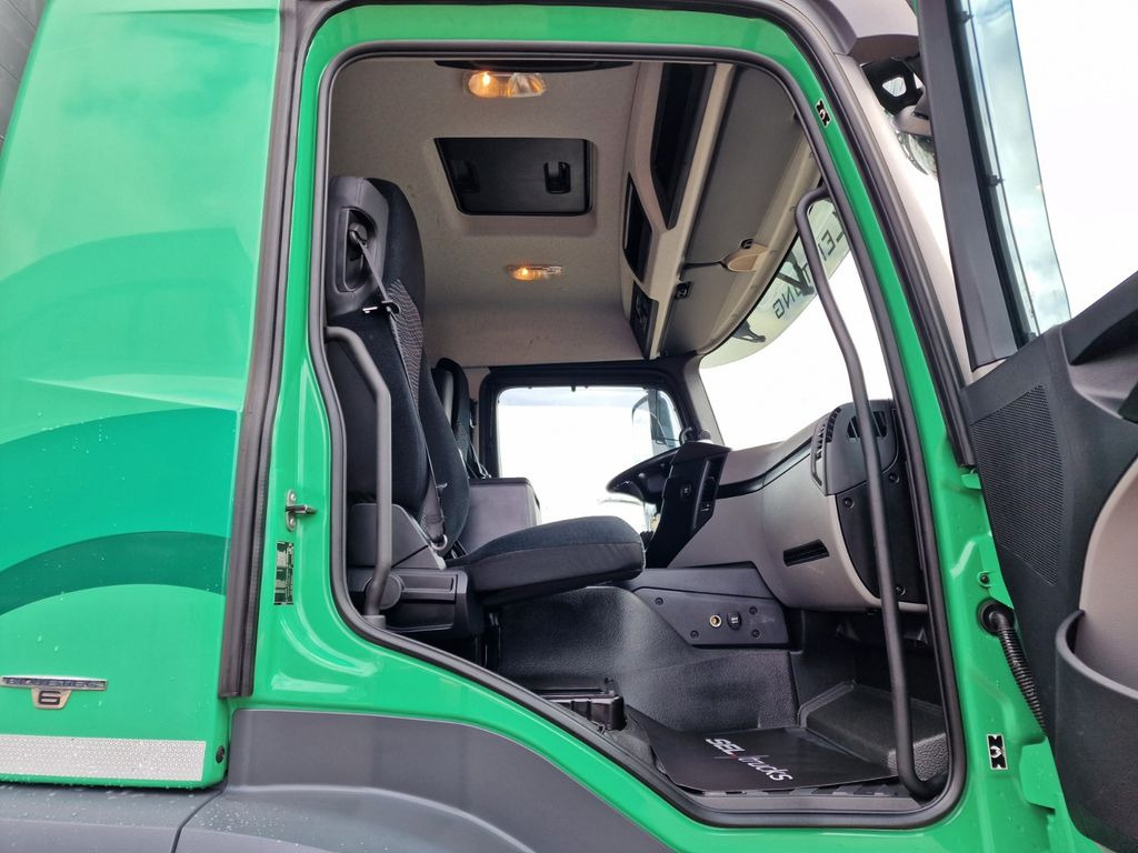 Camion centinato Mercedes-Benz Antos 1830L 4X2: foto 18