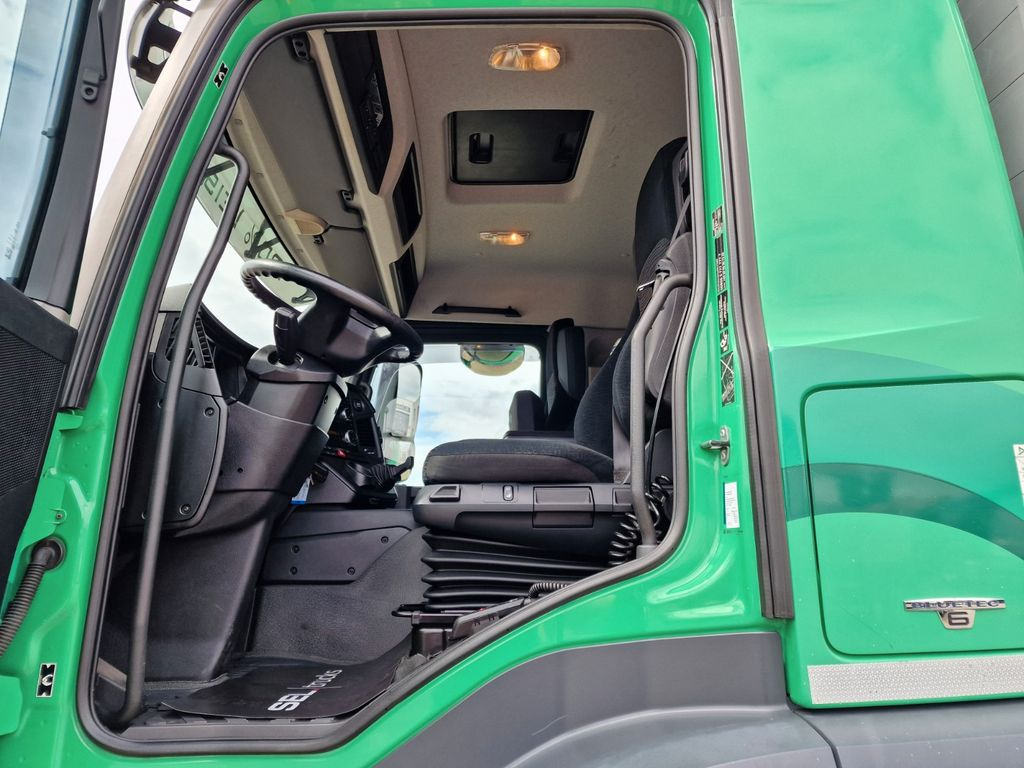 Camion centinato Mercedes-Benz Antos 1830L 4X2: foto 16