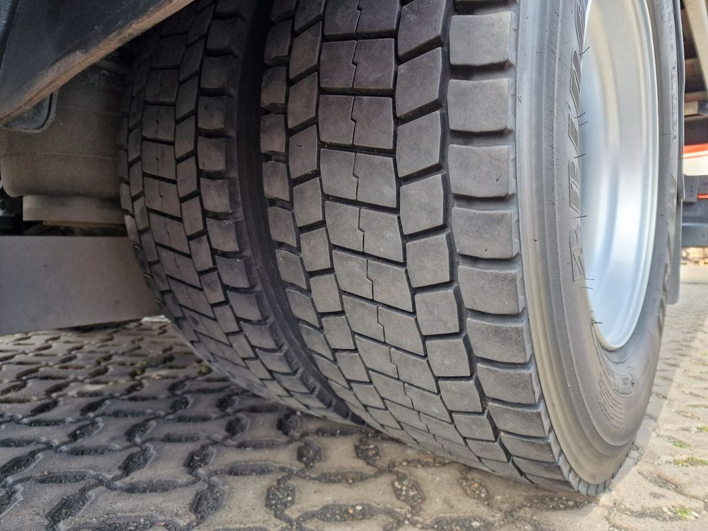 Camion centinato Mercedes-Benz Antos 1830L 4X2: foto 29