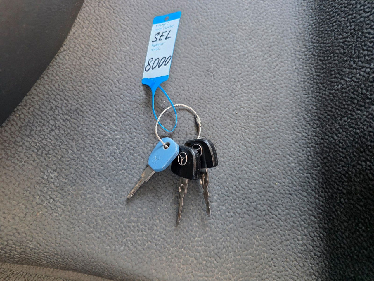 Autocarro furgonato Mercedes-Benz Atego 1218 / Ladebordwand: foto 45 Autocarro furgonato Mercedes-Benz Atego 1218 / Ladebordwand: foto 45