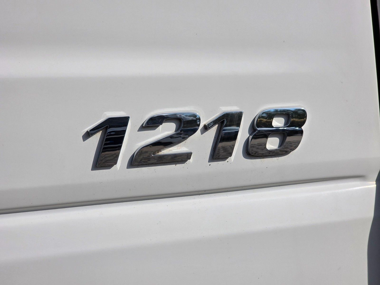 Autocarro furgonato Mercedes-Benz Atego 1218 / Ladebordwand: foto 27 Autocarro furgonato Mercedes-Benz Atego 1218 / Ladebordwand: foto 27