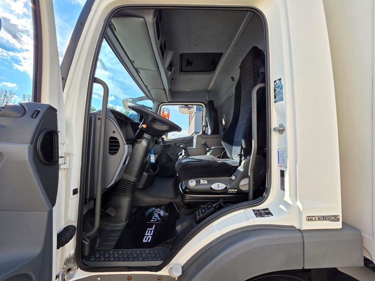 Autocarro furgonato Mercedes-Benz Atego 1218 / Ladebordwand: foto 30 Autocarro furgonato Mercedes-Benz Atego 1218 / Ladebordwand: foto 30