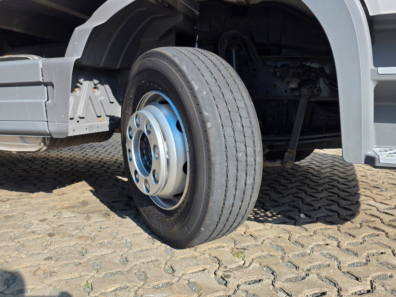 Autocarro furgonato Mercedes-Benz Atego 1218 / Ladebordwand: foto 48 Autocarro furgonato Mercedes-Benz Atego 1218 / Ladebordwand: foto 48