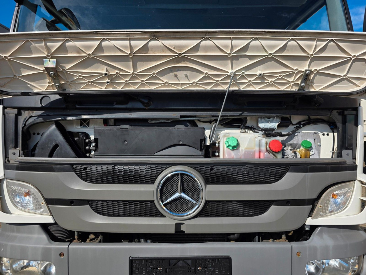 Autocarro furgonato Mercedes-Benz Atego 1218 / Ladebordwand: foto 28 Autocarro furgonato Mercedes-Benz Atego 1218 / Ladebordwand: foto 28