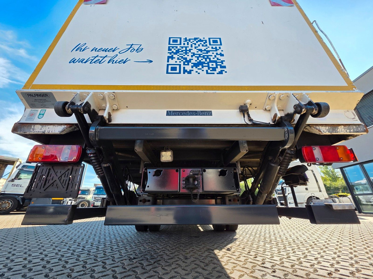 Autocarro furgonato Mercedes-Benz Atego 1218 / Ladebordwand: foto 24 Autocarro furgonato Mercedes-Benz Atego 1218 / Ladebordwand: foto 24