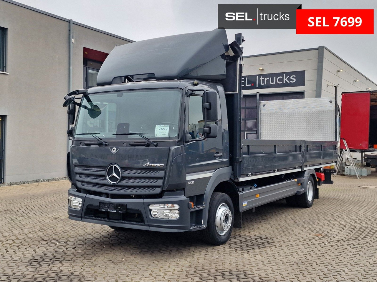 Mercedes-Benz Atego 1221 / Ladebordwand - Camion centinato: foto 1 Mercedes-Benz Atego 1221 / Ladebordwand - Camion centinato: foto 1