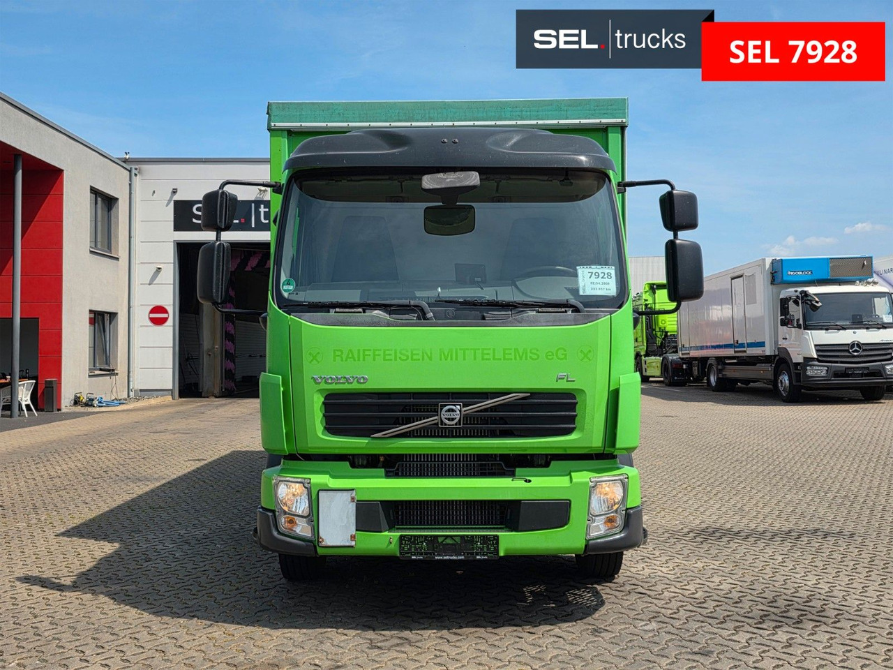 Volvo FL 240 - Camion centinato: foto 2 Volvo FL 240 - Camion centinato: foto 2